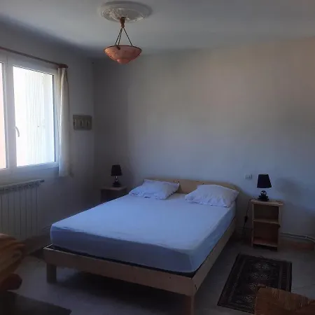Spacieux Et Calme Proche Centre Appartement *